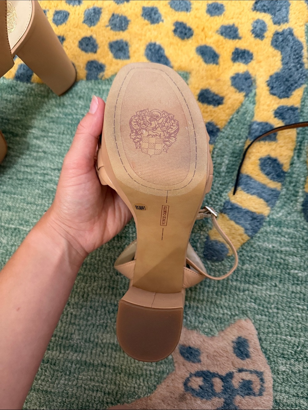 Vince Camuto platform heels - Picture 2 of 3